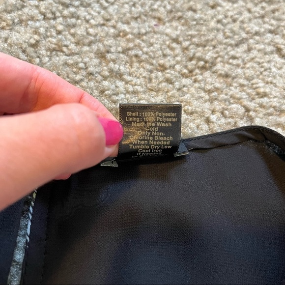 Ann Taylor factory black floral cinched puff sleeve blouse size small - Picture 4 of 9